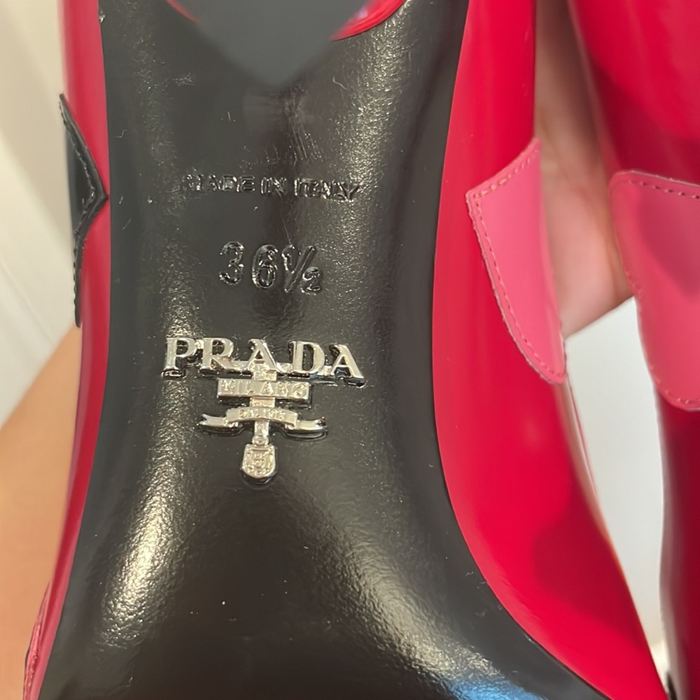 Prada hearts leather pumps - Picture 10 of 11